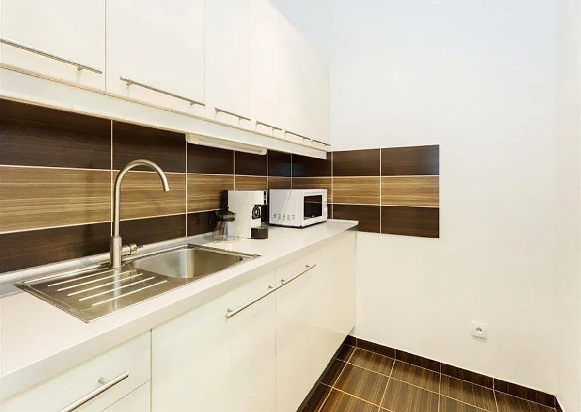 Prenájom kancelárie 18 m², U Kunratického lesa, Praha, Praha Prenájom kancelárie 18 m², U Kunratického lesa, Praha, Praha