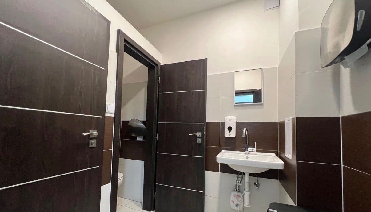 Prenájom kancelárie 18 m², U Kunratického lesa, Praha, Praha Prenájom kancelárie 18 m², U Kunratického lesa, Praha, Praha
