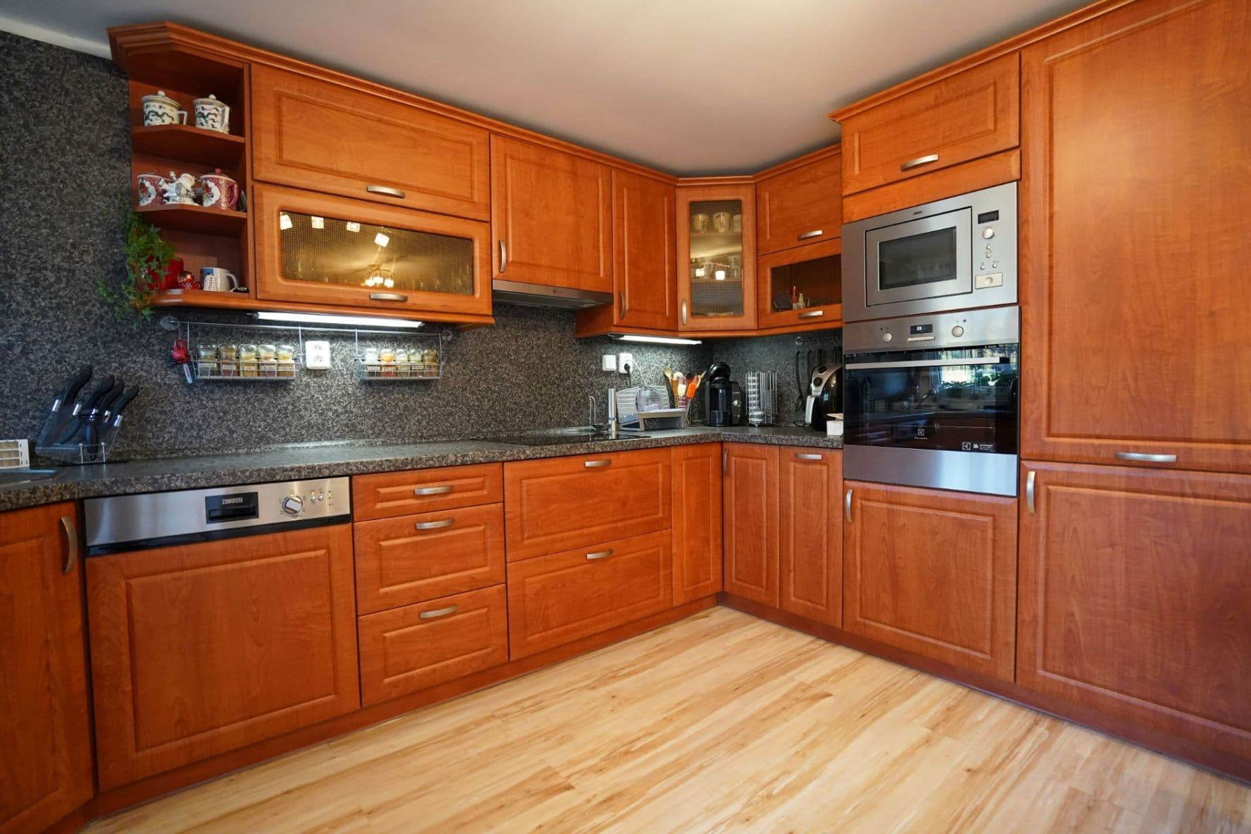 Prenájom domu 250 m², pozemek 600 m², K Višňovce, Úholičky, Středočeský kraj Prenájom domu 250 m², pozemek 600 m², K Višňovce, Úholičky, Středočeský kraj