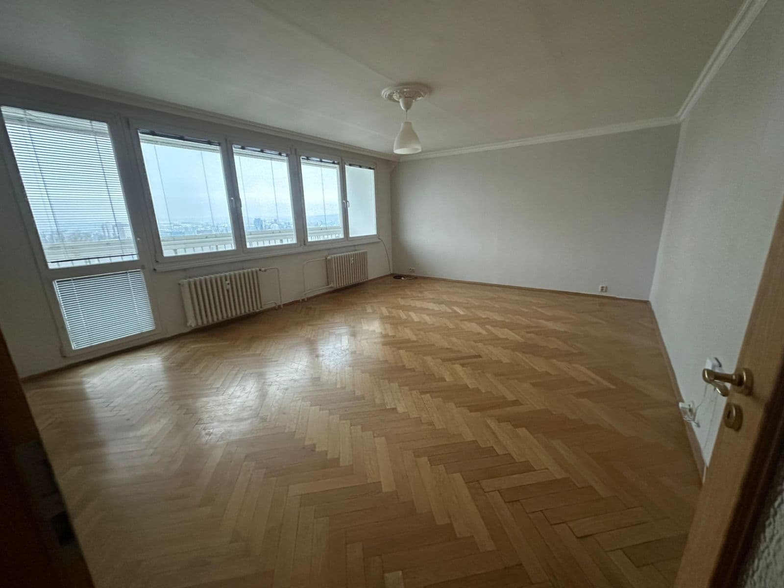 Prenájom bytu 3-izbový 87 m², Odlehlá, Praha, Praha Prenájom bytu 3-izbový 87 m², Odlehlá, Praha, Praha
