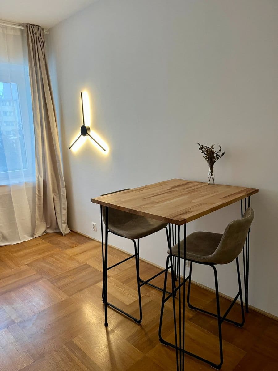 Prenájom bytu 1-izbový 32 m², Cihlářská, Brno, Jihomoravský kraj Prenájom bytu 1-izbový 32 m², Cihlářská, Brno, Jihomoravský kraj