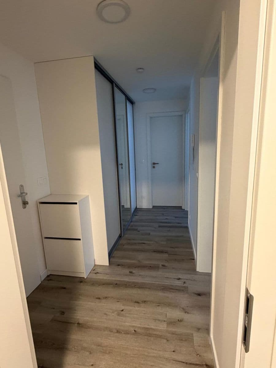 Predaj bytu 3-izbový 71 m², Pod Horkou, Strančice, Středočeský kraj Predaj bytu 3-izbový 71 m², Pod Horkou, Strančice, Středočeský kraj