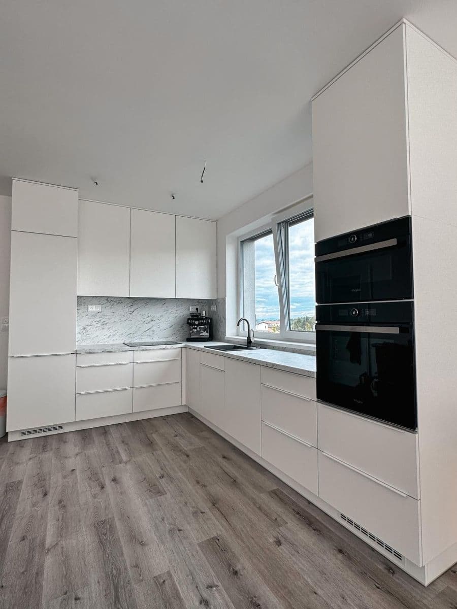 Predaj bytu 3-izbový 71 m², Pod Horkou, Strančice, Středočeský kraj Predaj bytu 3-izbový 71 m², Pod Horkou, Strančice, Středočeský kraj