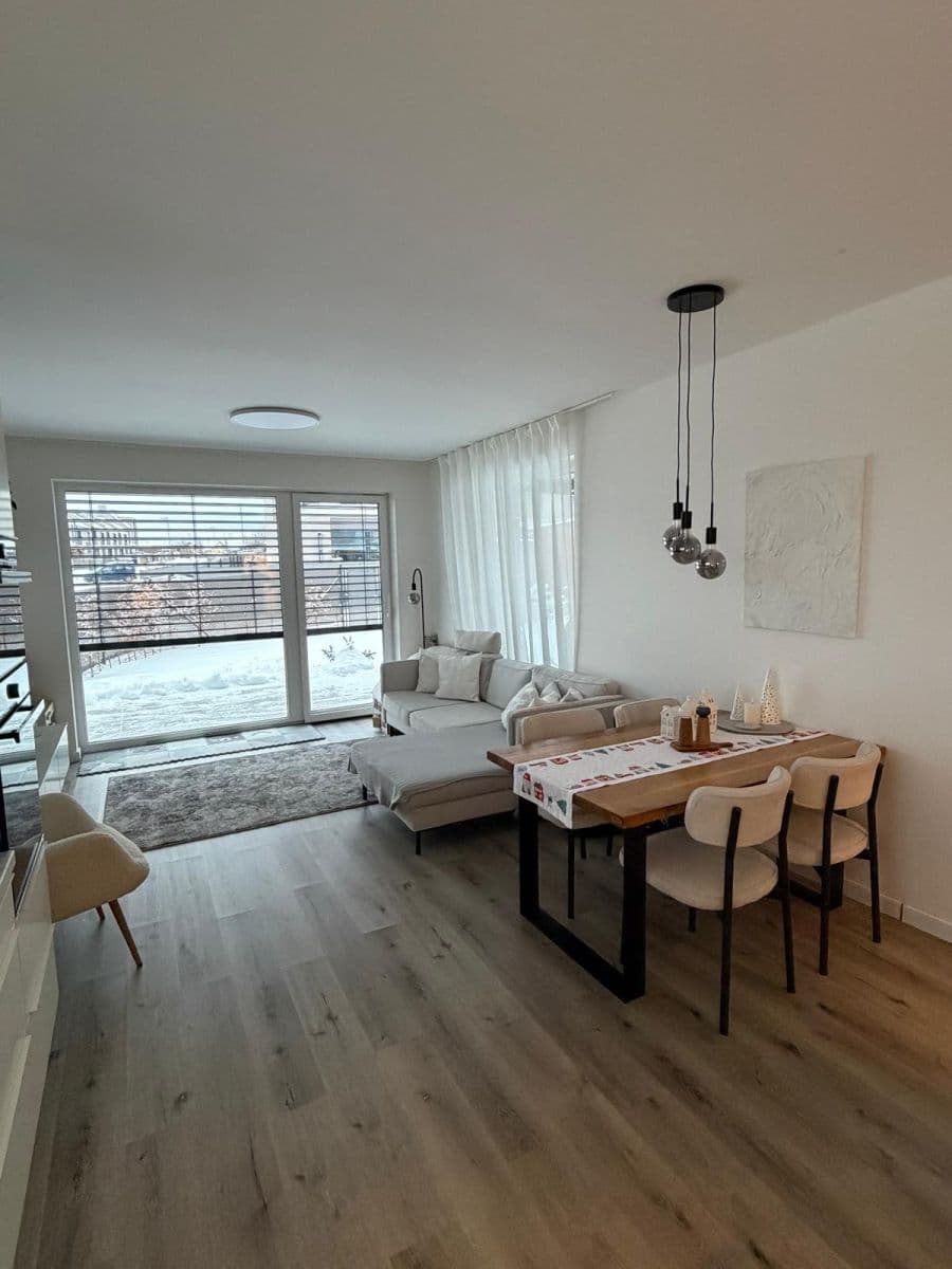 Predaj bytu 3-izbový 71 m², Pod Horkou, Strančice, Středočeský kraj Predaj bytu 3-izbový 71 m², Pod Horkou, Strančice, Středočeský kraj