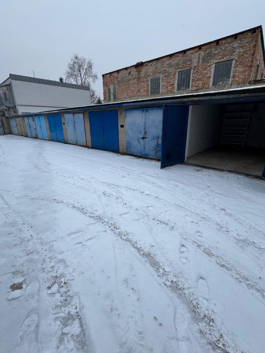 Prenájom garáže 17 m², Bulharská, Brno, Jihomoravský kraj Prenájom garáže 17 m², Bulharská, Brno, Jihomoravský kraj