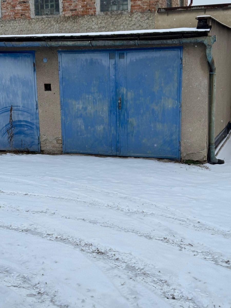 Prenájom garáže 17 m², Bulharská, Brno, Jihomoravský kraj Prenájom garáže 17 m², Bulharská, Brno, Jihomoravský kraj