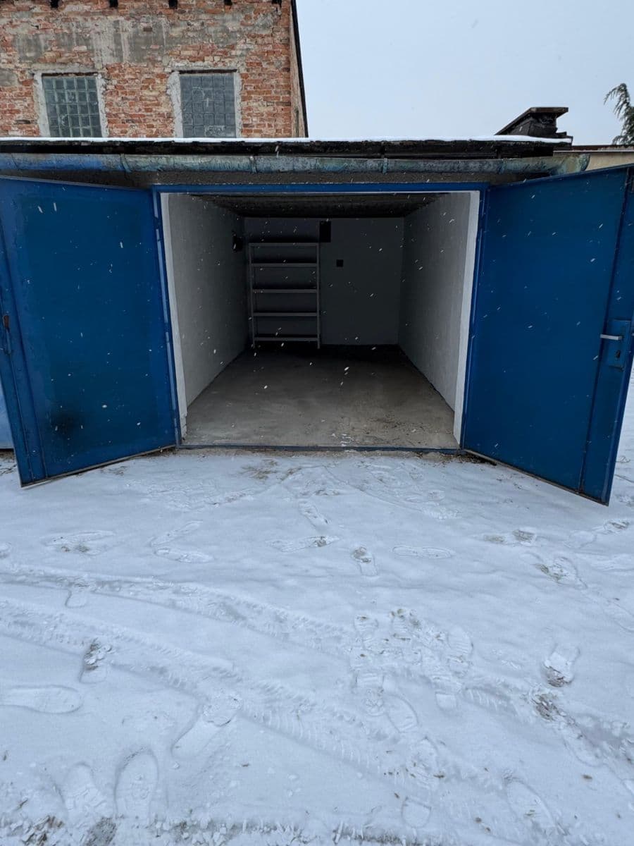 Prenájom garáže 17 m², Bulharská, Brno, Jihomoravský kraj Prenájom garáže 17 m², Bulharská, Brno, Jihomoravský kraj