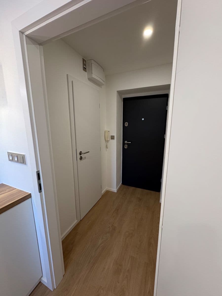 Prenájom bytu 1-izbový 28 m², Mariánská, Příbram, Středočeský kraj Prenájom bytu 1-izbový 28 m², Mariánská, Příbram, Středočeský kraj