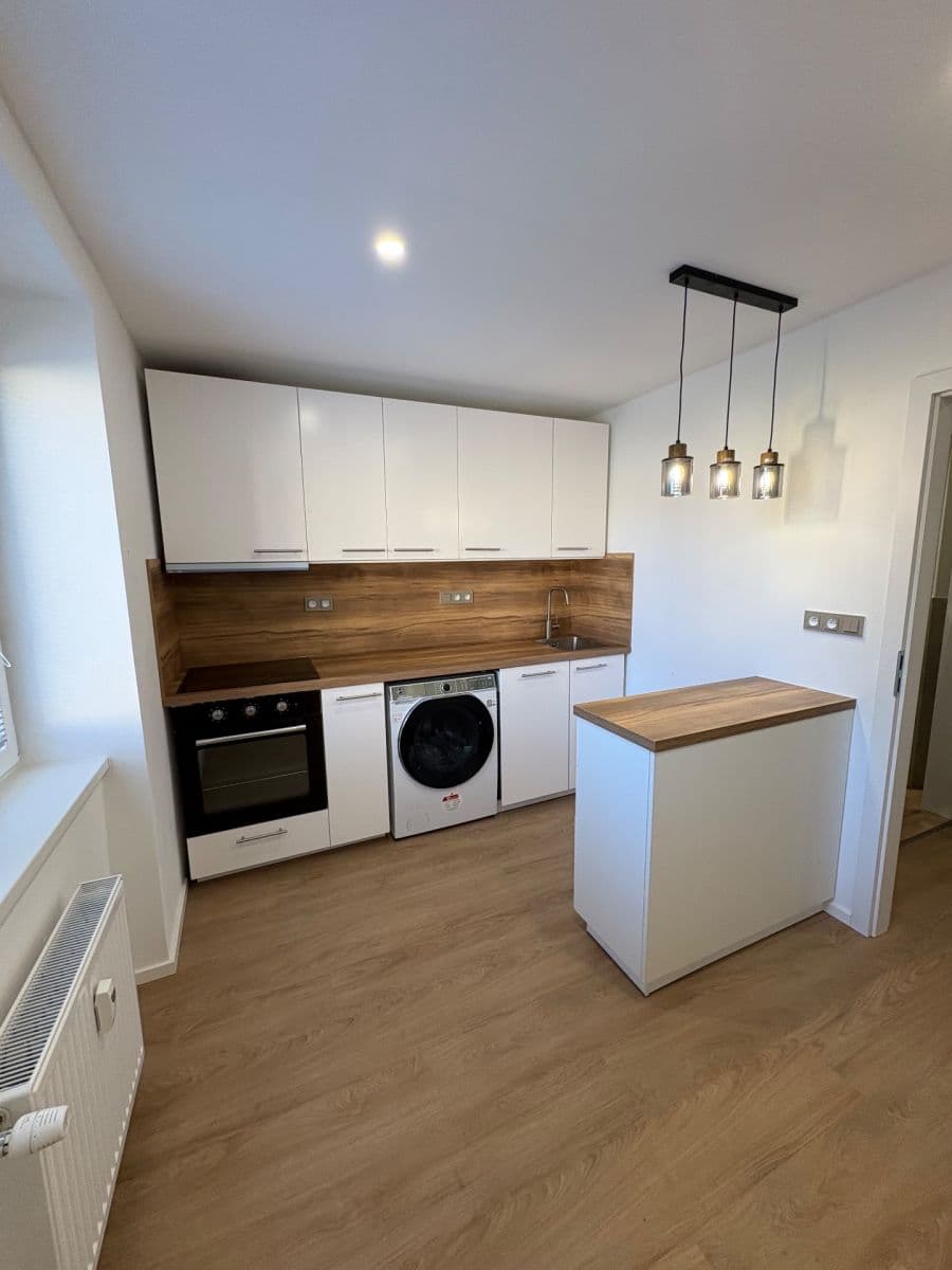 Prenájom bytu 1-izbový 28 m², Mariánská, Příbram, Středočeský kraj Prenájom bytu 1-izbový 28 m², Mariánská, Příbram, Středočeský kraj