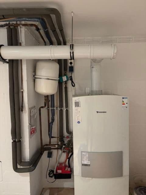 Predaj domu 107 m², pozemek 1.300 m², Bornbachweg 15, Garstedt, Dolné Sasko Predaj domu 107 m², pozemek 1.300 m², Bornbachweg 15, Garstedt, Dolné Sasko