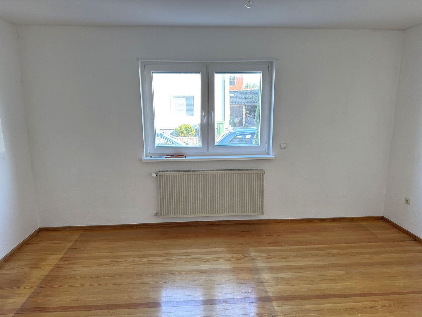 Prenájom bytu 3-izbový 75 m², Hockenheim, Bádensko-Wurttembersko Prenájom bytu 3-izbový 75 m², Hockenheim, Bádensko-Wurttembersko