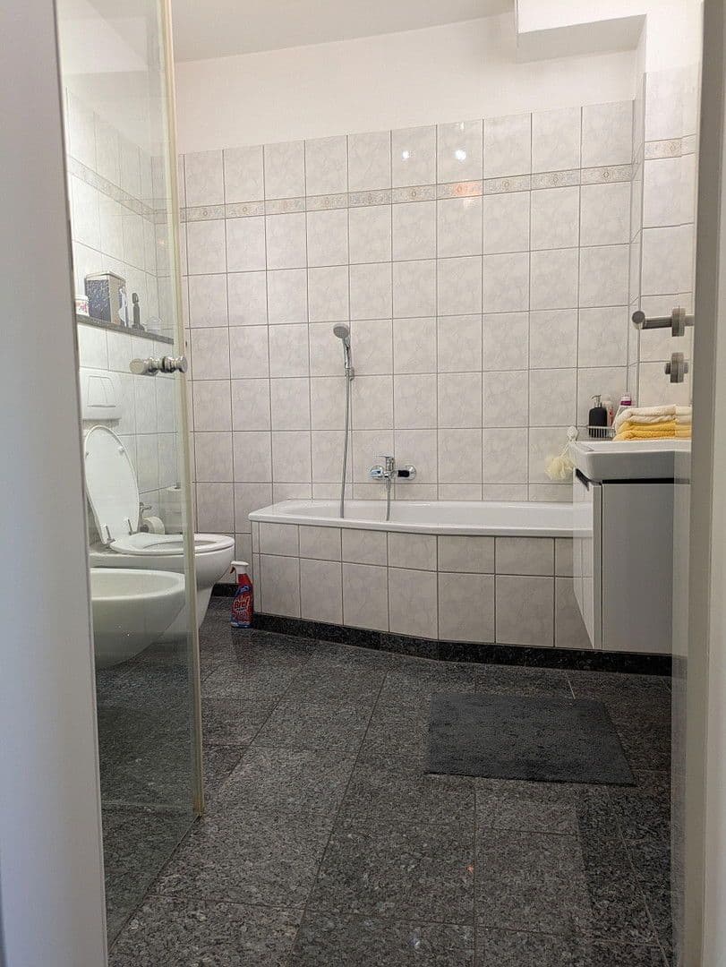 Predaj domu 148 m², pozemek 194 m², Dohrer Straße 315, Mönchengladbach, Severné Porýnie - Westfálsko Predaj domu 148 m², pozemek 194 m², Dohrer Straße 315, Mönchengladbach, Severné Porýnie - Westfálsko