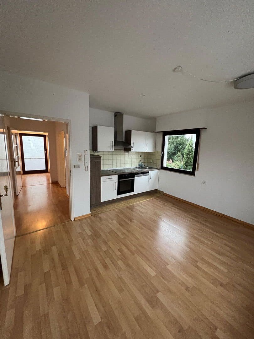 Prenájom bytu 4-izbový 76 m², Friedrich-Ebert Straße 23, Heddesheim, Bádensko-Wurttembersko Prenájom bytu 4-izbový 76 m², Friedrich-Ebert Straße 23, Heddesheim, Bádensko-Wurttembersko
