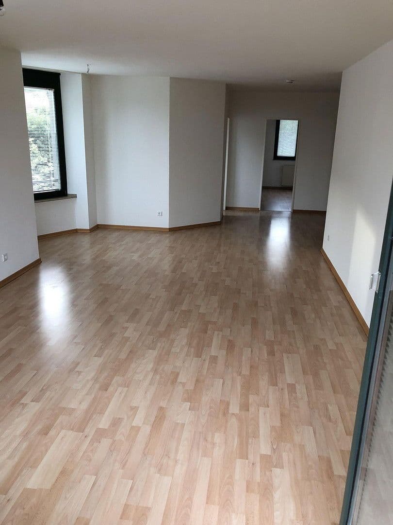 Predaj bytu 3-izbový 85 m², Anna-Seghers-Str. 8, Monheim am Rhein, Severné Porýnie - Westfálsko Predaj bytu 3-izbový 85 m², Anna-Seghers-Str. 8, Monheim am Rhein, Severné Porýnie - Westfálsko