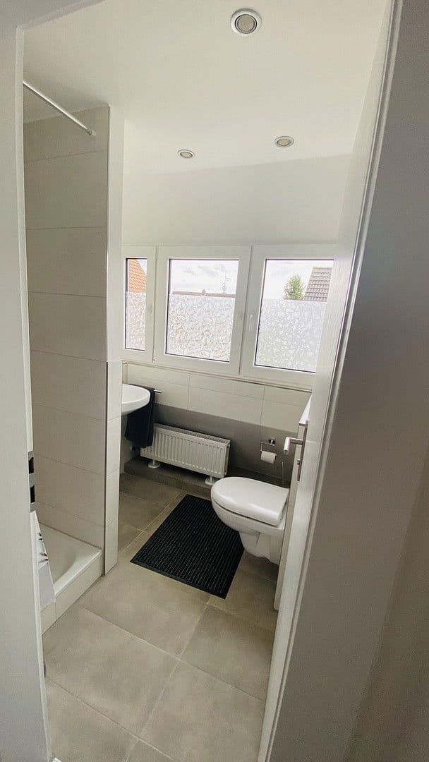 Prenájom bytu 3-izbový 46 m², Adalbert-Stifter-Straße 12, Uttenreuth, Bavorsko Prenájom bytu 3-izbový 46 m², Adalbert-Stifter-Straße 12, Uttenreuth, Bavorsko