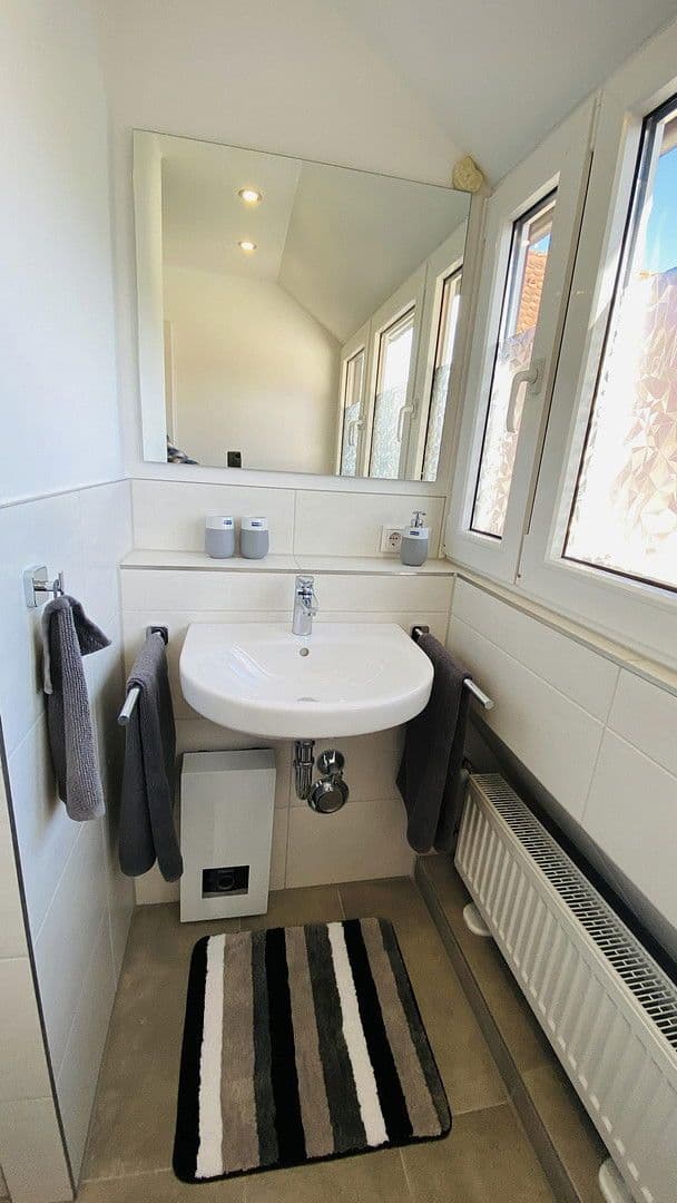 Prenájom bytu 3-izbový 46 m², Adalbert-Stifter-Straße 12, Uttenreuth, Bavorsko Prenájom bytu 3-izbový 46 m², Adalbert-Stifter-Straße 12, Uttenreuth, Bavorsko