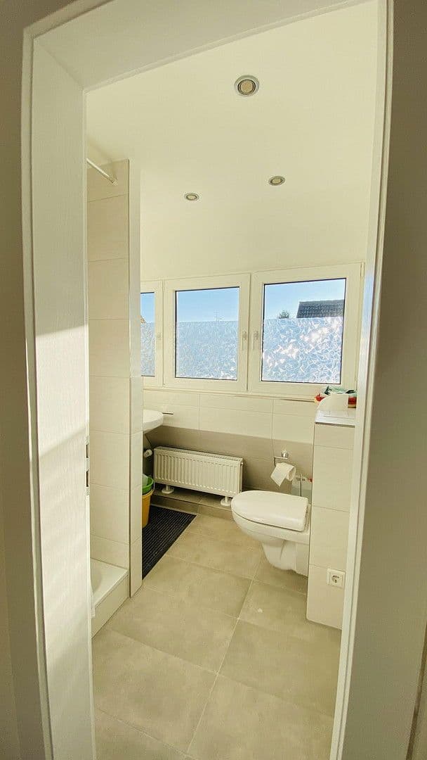 Prenájom bytu 3-izbový 46 m², Adalbert-Stifter-Straße 12, Uttenreuth, Bavorsko Prenájom bytu 3-izbový 46 m², Adalbert-Stifter-Straße 12, Uttenreuth, Bavorsko