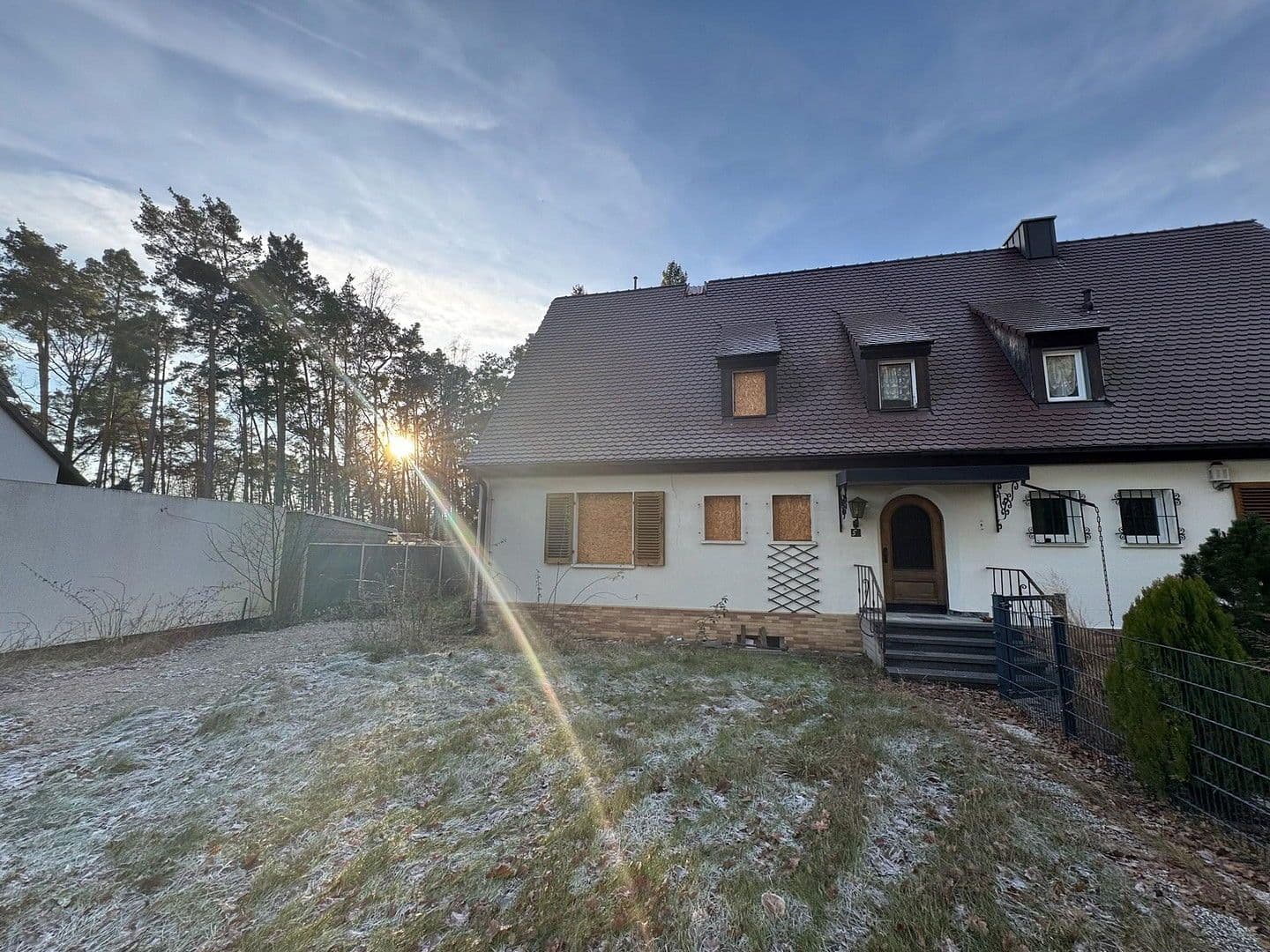 Predaj domu 137 m², pozemek 693 m², Schwarzach 5, Schwabach, Bavorsko Predaj domu 137 m², pozemek 693 m², Schwarzach 5, Schwabach, Bavorsko