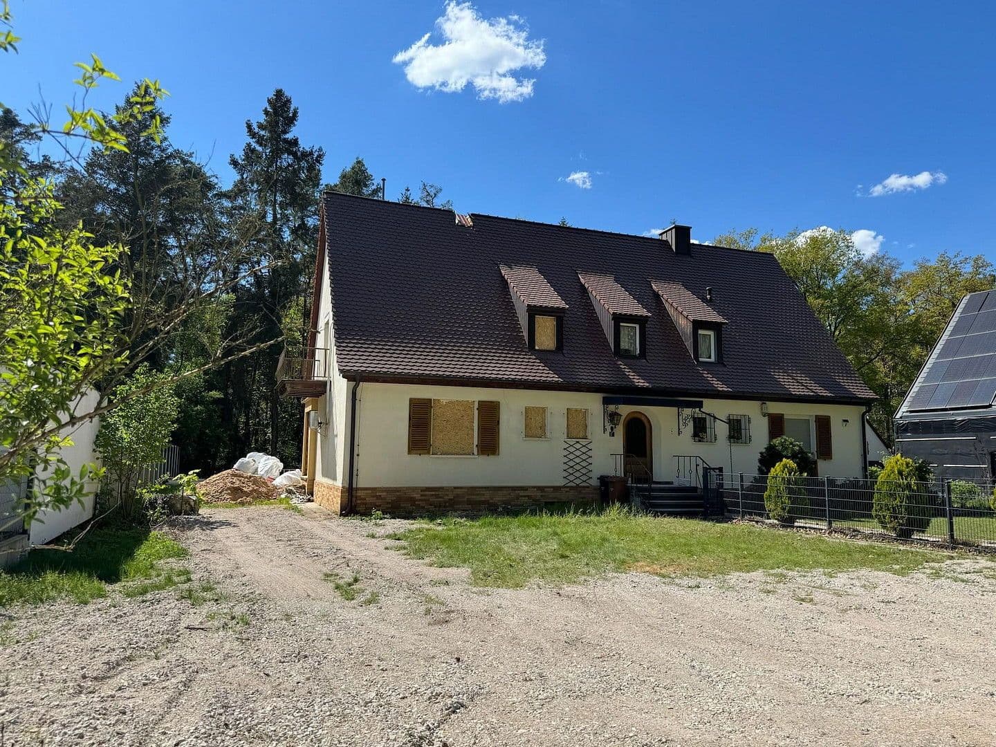 Predaj domu 137 m², pozemek 693 m², Schwarzach 5, Schwabach, Bavorsko Predaj domu 137 m², pozemek 693 m², Schwarzach 5, Schwabach, Bavorsko