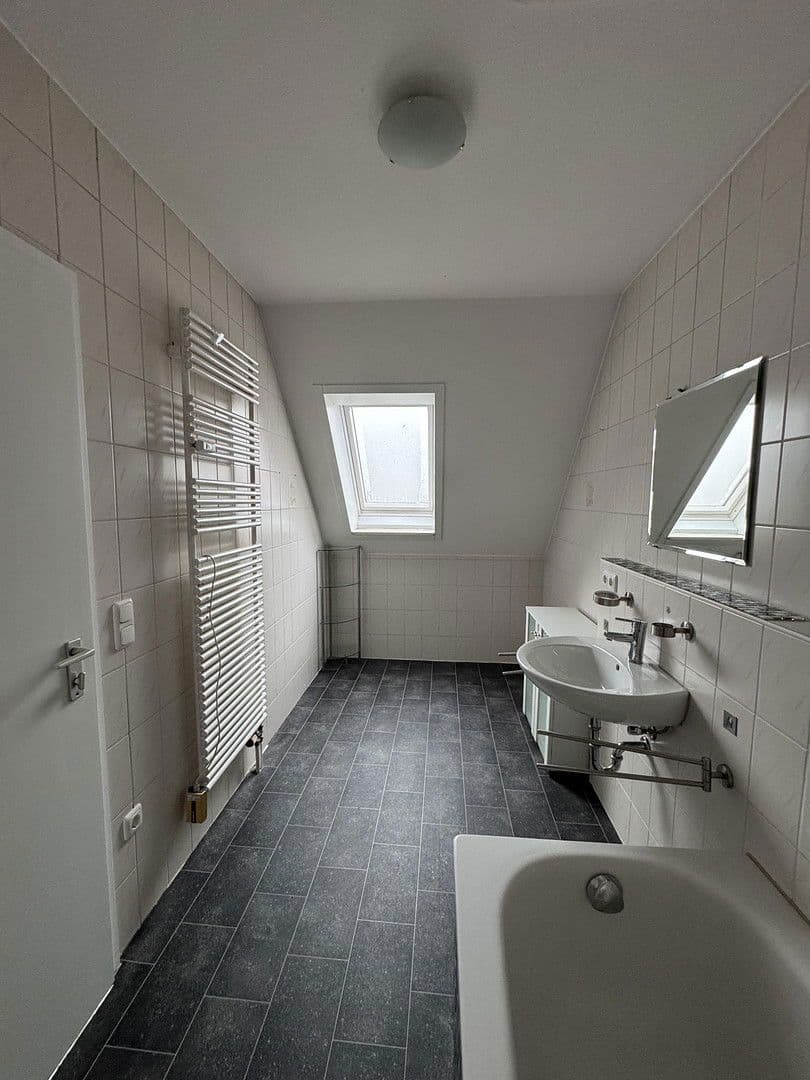 Predaj bytu 4-izbový 110 m², Bürgermeister-Wohlfarth-Str. 66, Königsbrunn, Bavorsko Predaj bytu 4-izbový 110 m², Bürgermeister-Wohlfarth-Str. 66, Königsbrunn, Bavorsko