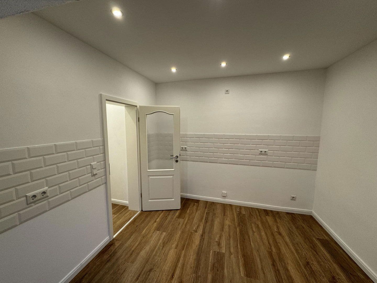 Prenájom bytu 2-izbový 69 m², Schulstraße 22, Grimma, Sasko Prenájom bytu 2-izbový 69 m², Schulstraße 22, Grimma, Sasko