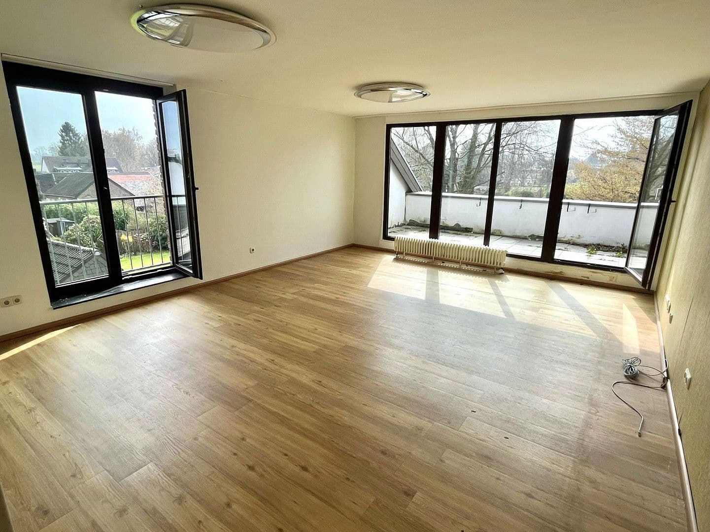 Prenájom bytu 3-izbový 97 m², Horbacher Straße 333, Aachen, Severné Porýnie - Westfálsko Prenájom bytu 3-izbový 97 m², Horbacher Straße 333, Aachen, Severné Porýnie - Westfálsko