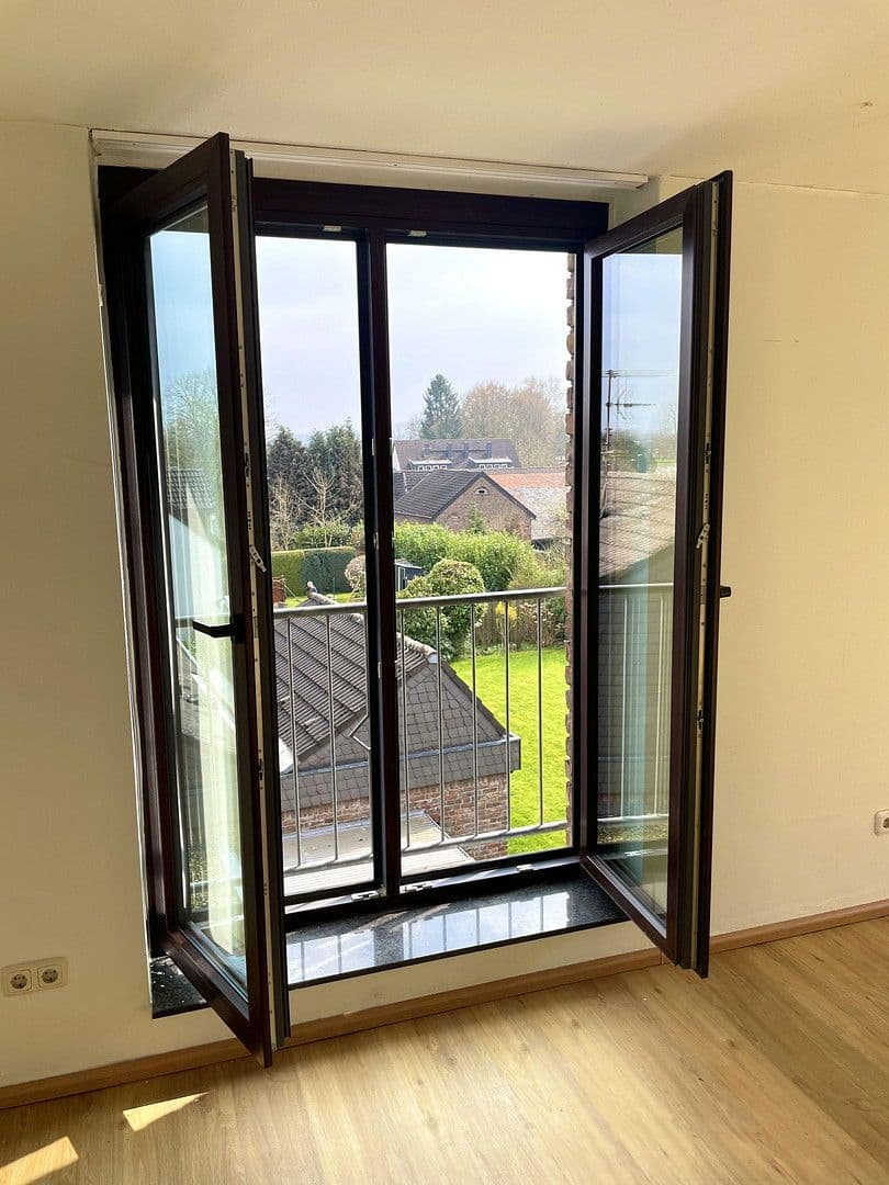 Prenájom bytu 3-izbový 97 m², Horbacher Straße 333, Aachen, Severné Porýnie - Westfálsko Prenájom bytu 3-izbový 97 m², Horbacher Straße 333, Aachen, Severné Porýnie - Westfálsko