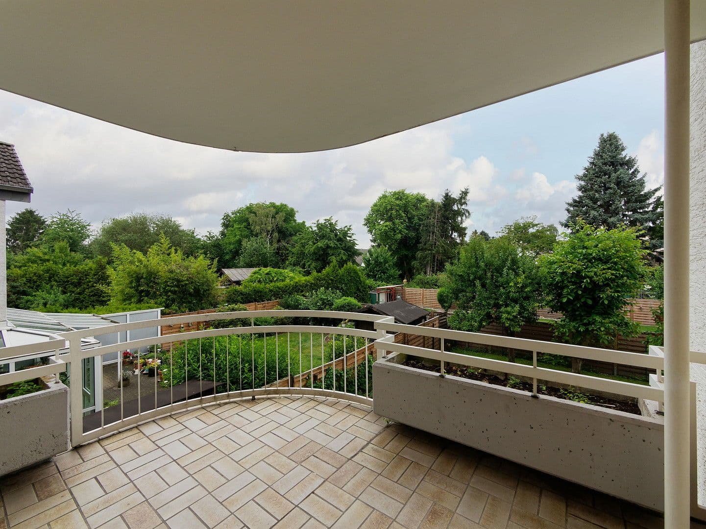 Prenájom bytu 3-izbový 87 m², Köln, Severné Porýnie - Westfálsko Prenájom bytu 3-izbový 87 m², Köln, Severné Porýnie - Westfálsko