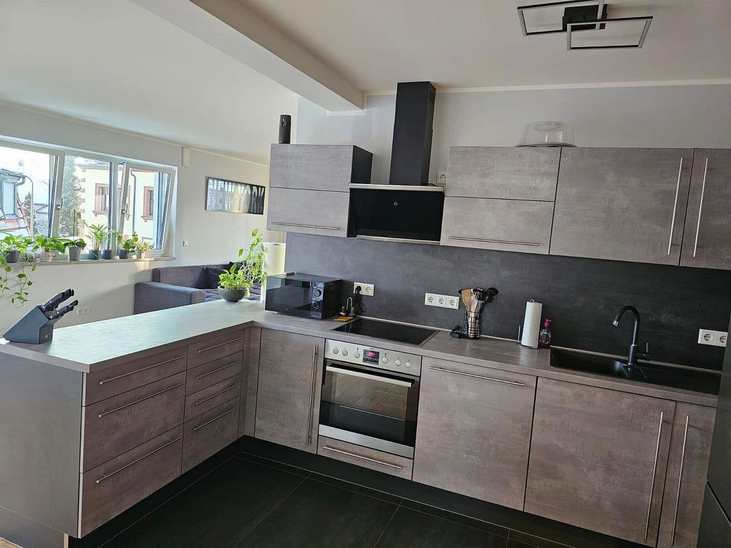 Prenájom bytu 3-izbový 77 m², Hopfengartenweg 8, Nürnberg, Bavorsko Prenájom bytu 3-izbový 77 m², Hopfengartenweg 8, Nürnberg, Bavorsko