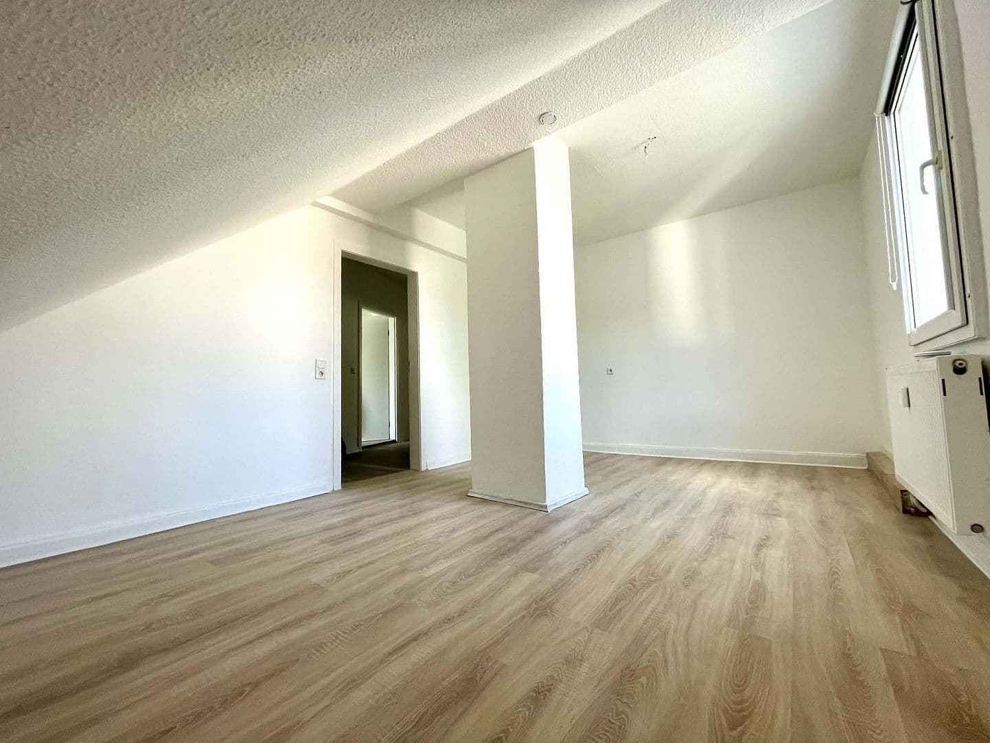 Prenájom bytu 2-izbový 54 m², Sonnborner Straße, Wuppertal, Severné Porýnie - Westfálsko Prenájom bytu 2-izbový 54 m², Sonnborner Straße, Wuppertal, Severné Porýnie - Westfálsko