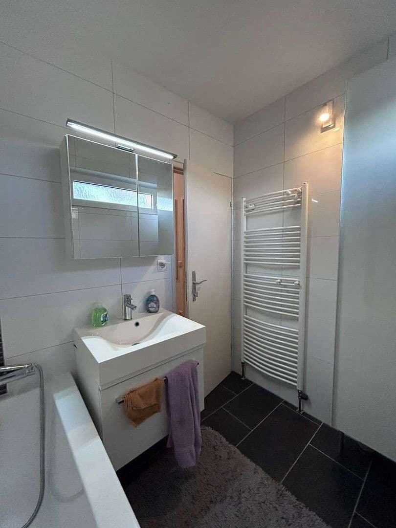 Prenájom bytu 3-izbový 64 m², Osterfelder Str. 43, Bottrop, Severné Porýnie - Westfálsko Prenájom bytu 3-izbový 64 m², Osterfelder Str. 43, Bottrop, Severné Porýnie - Westfálsko