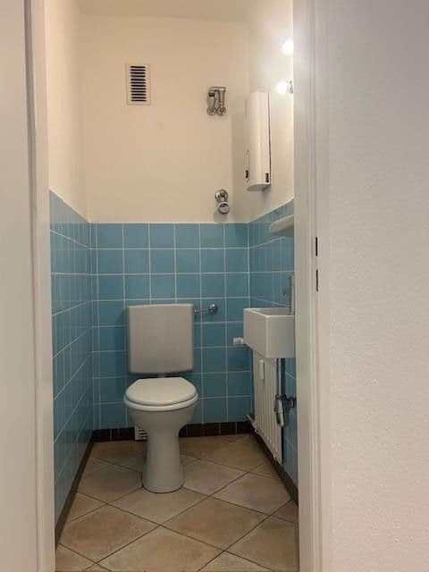 Prenájom bytu 3-izbový 82 m², Einsteinstrasse 182, Neuss, Severné Porýnie - Westfálsko Prenájom bytu 3-izbový 82 m², Einsteinstrasse 182, Neuss, Severné Porýnie - Westfálsko