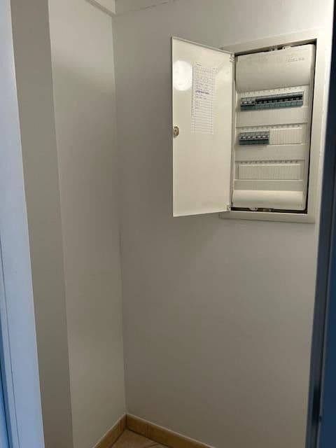 Prenájom bytu 3-izbový 82 m², Einsteinstrasse 182, Neuss, Severné Porýnie - Westfálsko Prenájom bytu 3-izbový 82 m², Einsteinstrasse 182, Neuss, Severné Porýnie - Westfálsko