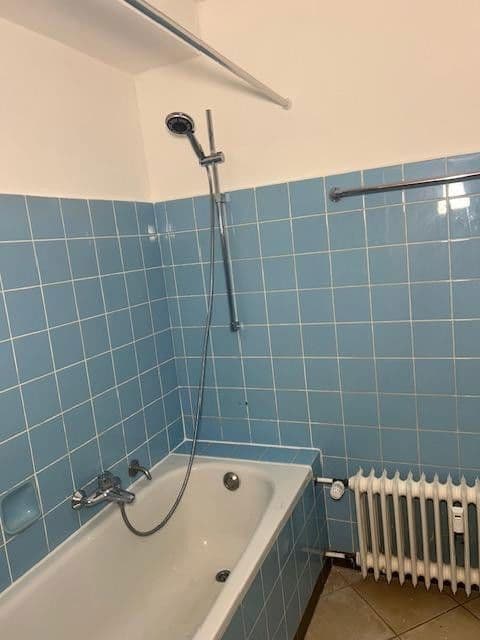 Prenájom bytu 3-izbový 82 m², Einsteinstrasse 182, Neuss, Severné Porýnie - Westfálsko Prenájom bytu 3-izbový 82 m², Einsteinstrasse 182, Neuss, Severné Porýnie - Westfálsko