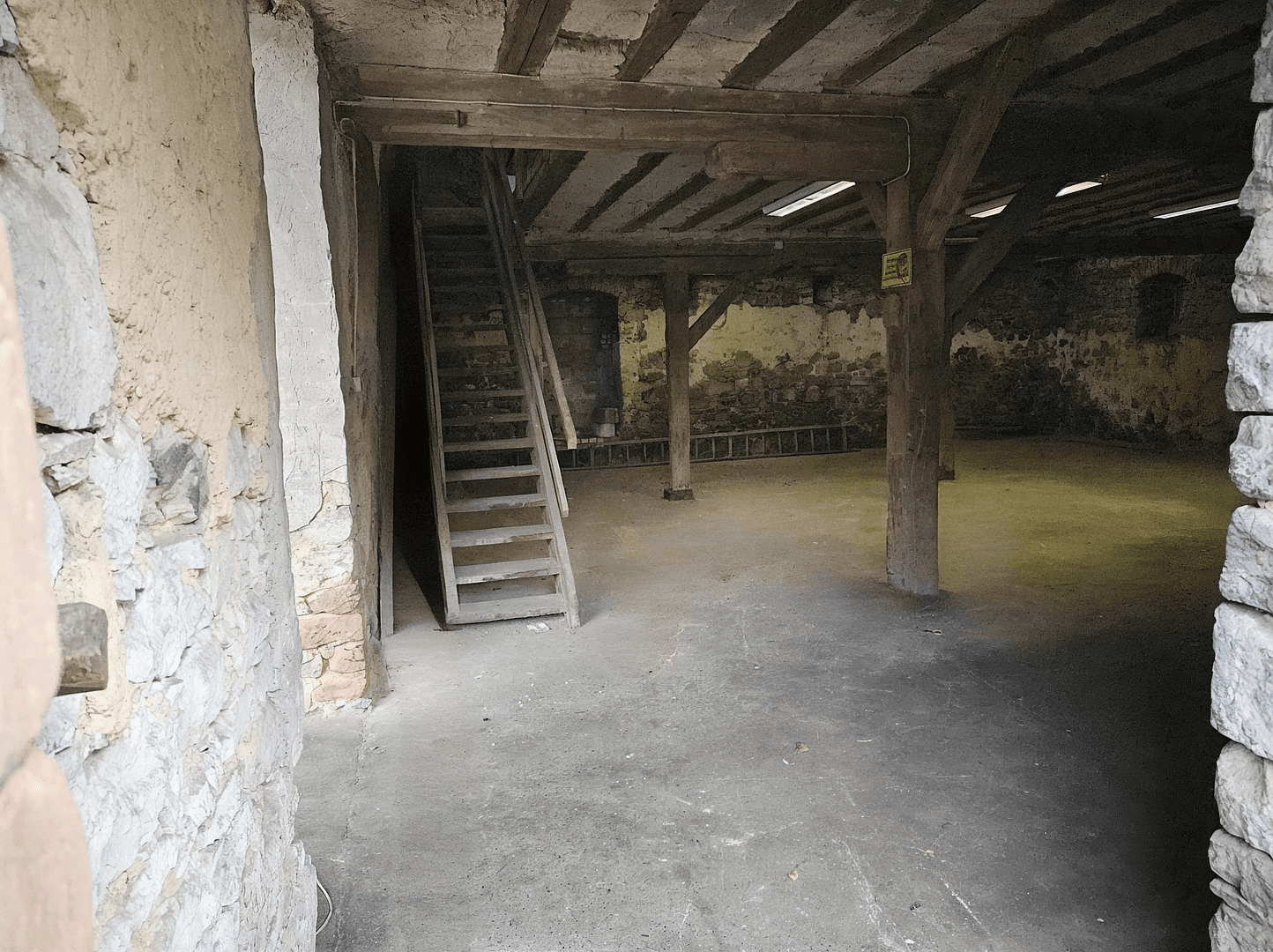 Prenájom nebytového priestoru 340 m², Steinfurther Hauptstraße 27, Bad Nauheim, Hesensko Prenájom nebytového priestoru 340 m², Steinfurther Hauptstraße 27, Bad Nauheim, Hesensko