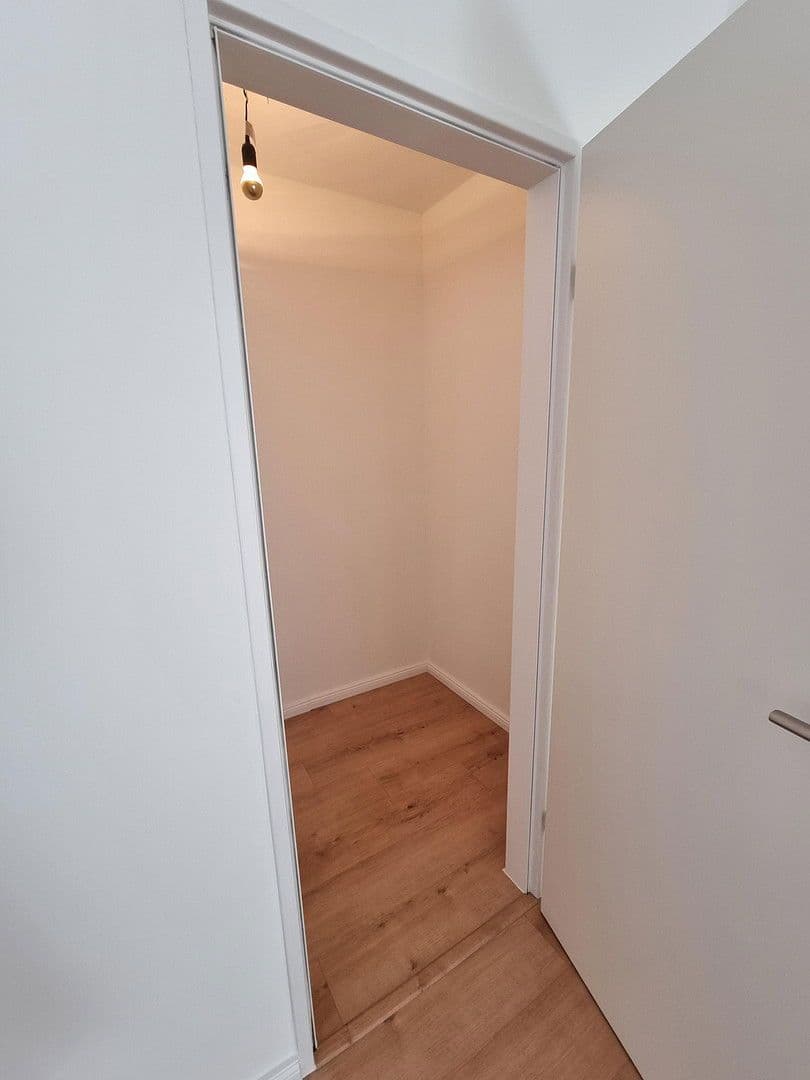 Prenájom bytu 3-izbový 100 m², Bergisch Gladbach, Severné Porýnie - Westfálsko Prenájom bytu 3-izbový 100 m², Bergisch Gladbach, Severné Porýnie - Westfálsko