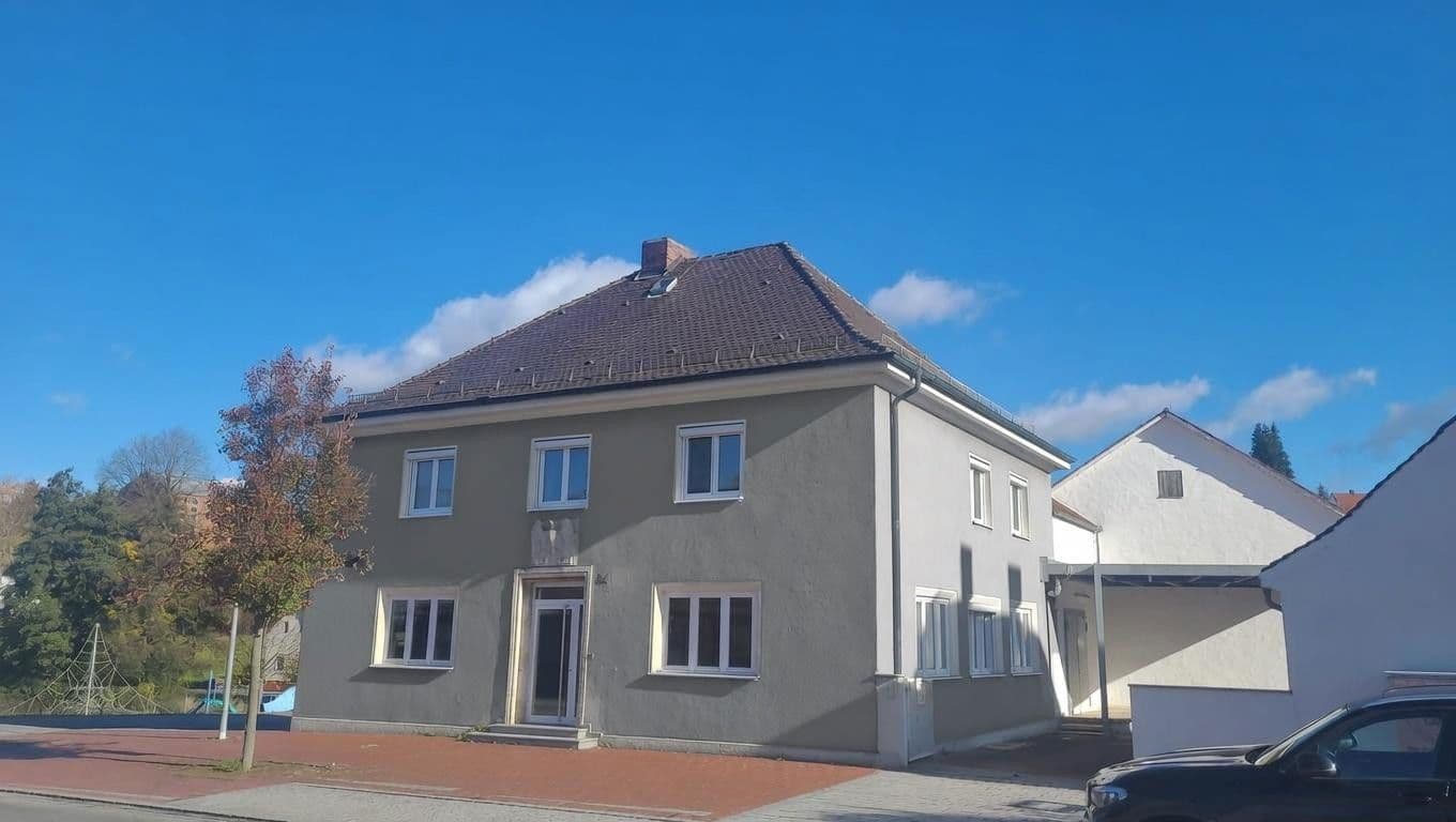 Prenájom nebytového priestoru 120 m², Max-von-Müller Strasse, Rottenburg a. d. Laaber, Bavorsko Prenájom nebytového priestoru 120 m², Max-von-Müller Strasse, Rottenburg a. d. Laaber, Bavorsko