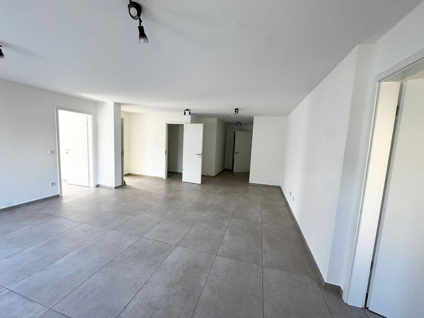 Prenájom bytu 3-izbový 86 m², Waldbröl, Severné Porýnie - Westfálsko Prenájom bytu 3-izbový 86 m², Waldbröl, Severné Porýnie - Westfálsko