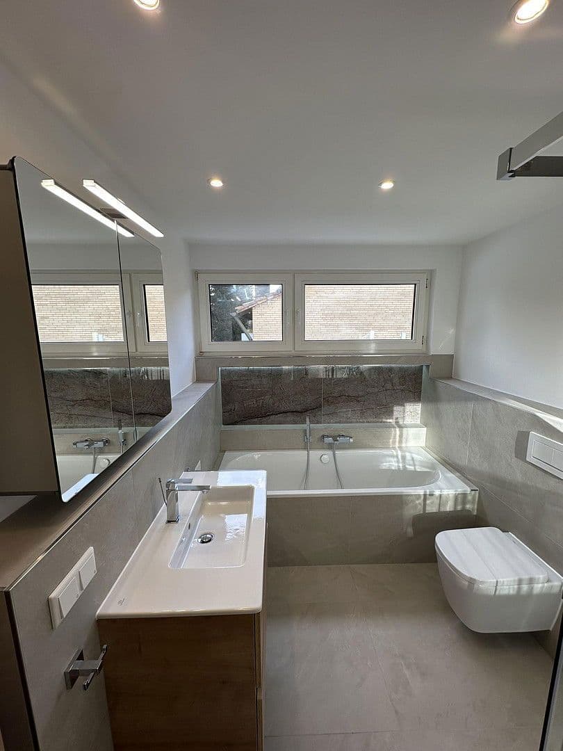 Prenájom bytu 4-izbový 108 m², Gabelsbergerstraße 37, Dortmund, Severné Porýnie - Westfálsko Prenájom bytu 4-izbový 108 m², Gabelsbergerstraße 37, Dortmund, Severné Porýnie - Westfálsko