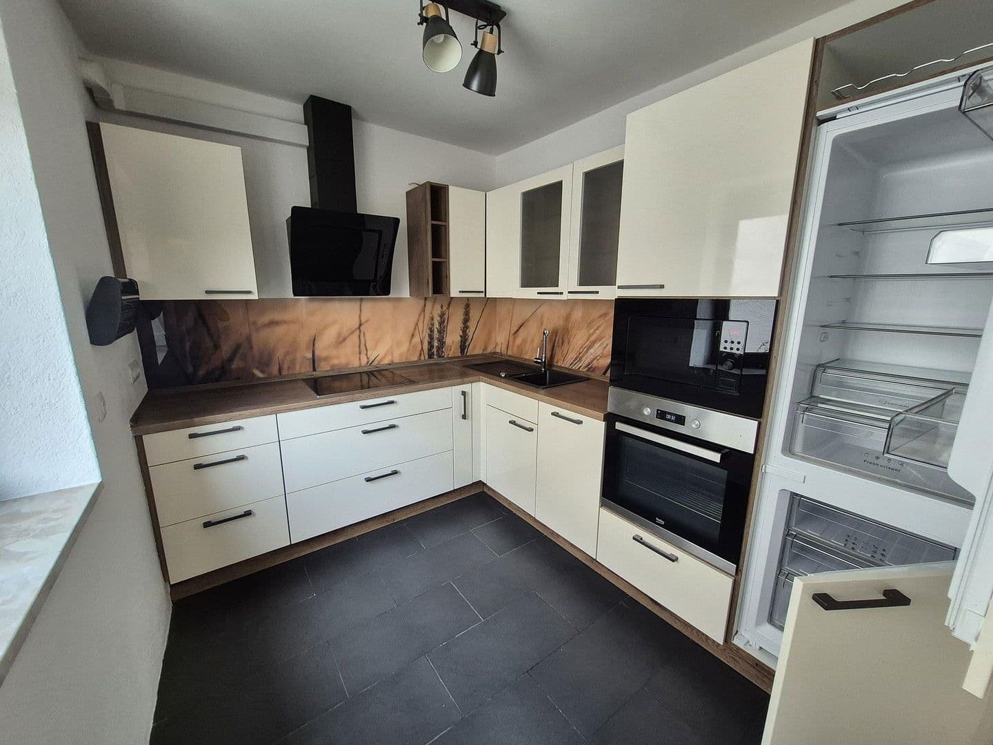 Prenájom bytu 5-izbový 137 m², Schönaich, Bádensko-Wurttembersko Prenájom bytu 5-izbový 137 m², Schönaich, Bádensko-Wurttembersko