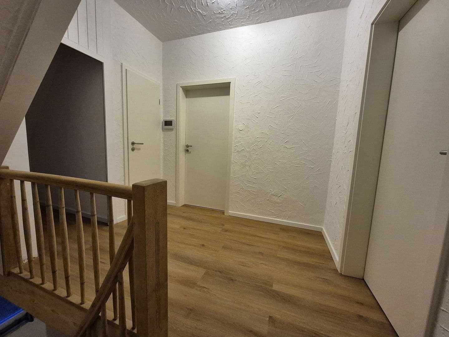 Prenájom bytu 5-izbový 137 m², Schönaich, Bádensko-Wurttembersko Prenájom bytu 5-izbový 137 m², Schönaich, Bádensko-Wurttembersko