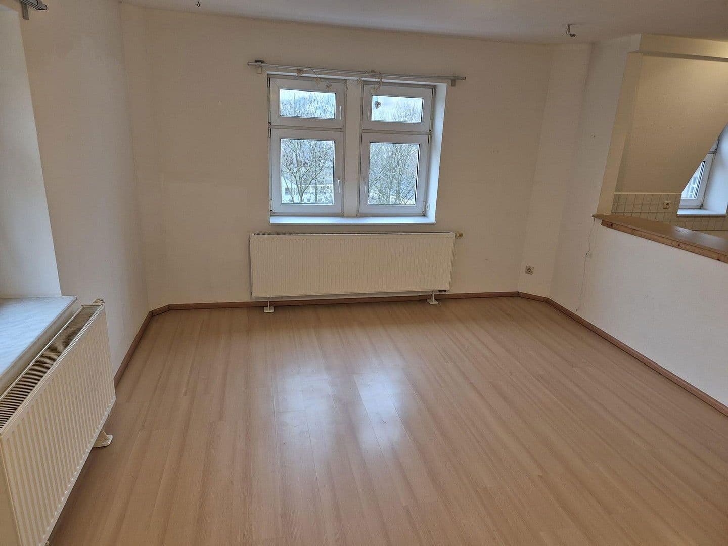 Prenájom bytu 3-izbový 98 m², Bahnhofstrasse 03, Schwarzenberg/Erzgebirge, Sasko Prenájom bytu 3-izbový 98 m², Bahnhofstrasse 03, Schwarzenberg/Erzgebirge, Sasko