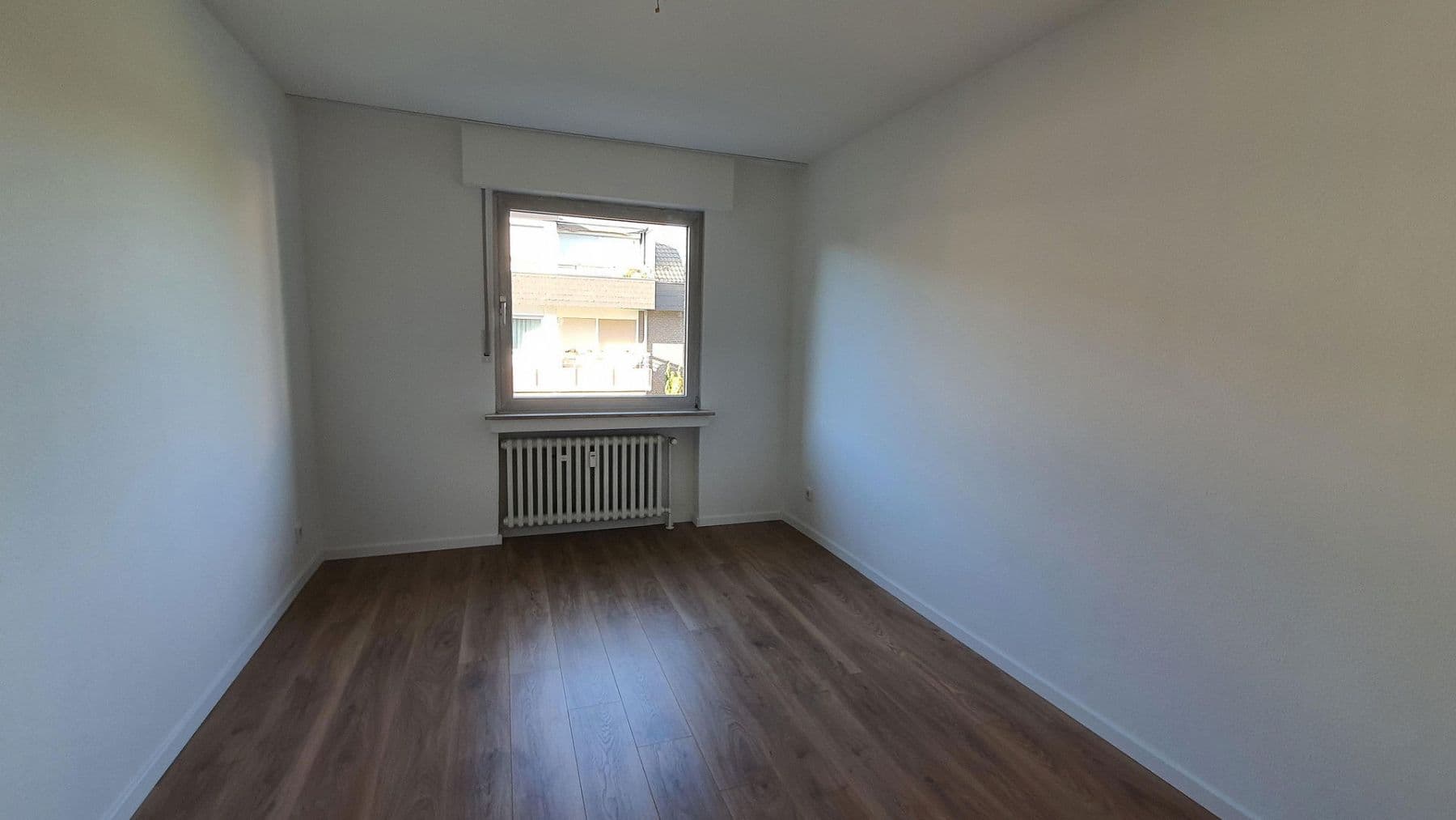 Prenájom bytu 3-izbový 82 m², Duisburg, Severné Porýnie - Westfálsko Prenájom bytu 3-izbový 82 m², Duisburg, Severné Porýnie - Westfálsko