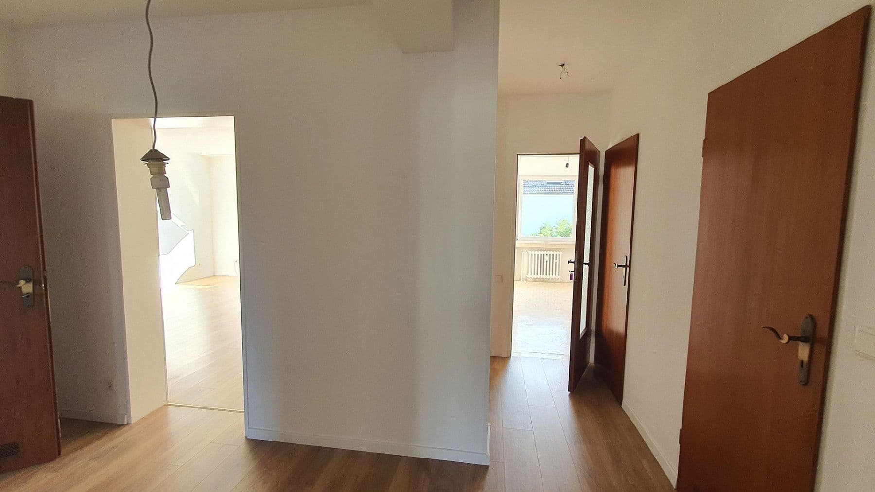 Prenájom bytu 3-izbový 82 m², Duisburg, Severné Porýnie - Westfálsko Prenájom bytu 3-izbový 82 m², Duisburg, Severné Porýnie - Westfálsko