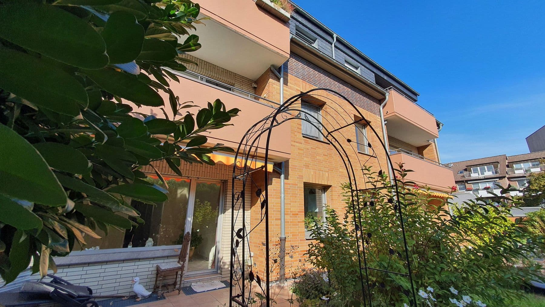 Prenájom bytu 3-izbový 82 m², Duisburg, Severné Porýnie - Westfálsko Prenájom bytu 3-izbový 82 m², Duisburg, Severné Porýnie - Westfálsko