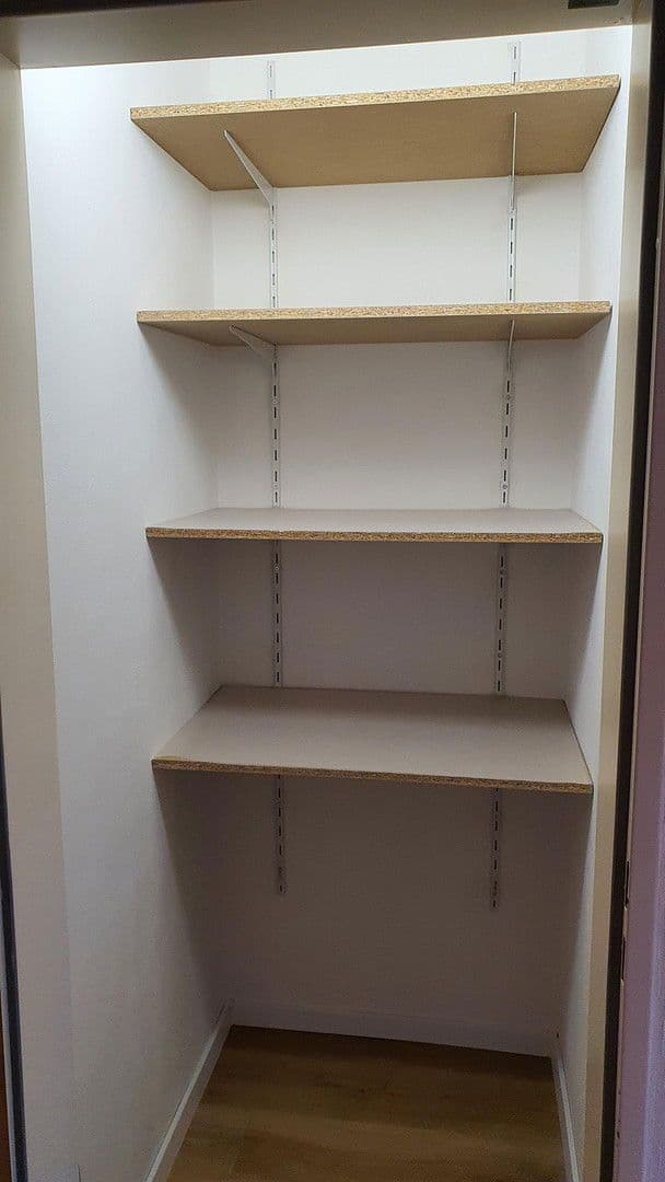 Prenájom bytu 3-izbový 82 m², Duisburg, Severné Porýnie - Westfálsko Prenájom bytu 3-izbový 82 m², Duisburg, Severné Porýnie - Westfálsko