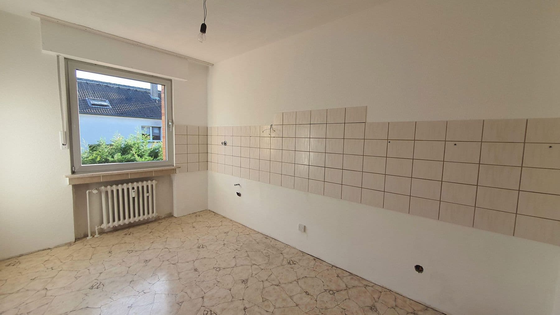 Prenájom bytu 3-izbový 82 m², Duisburg, Severné Porýnie - Westfálsko Prenájom bytu 3-izbový 82 m², Duisburg, Severné Porýnie - Westfálsko