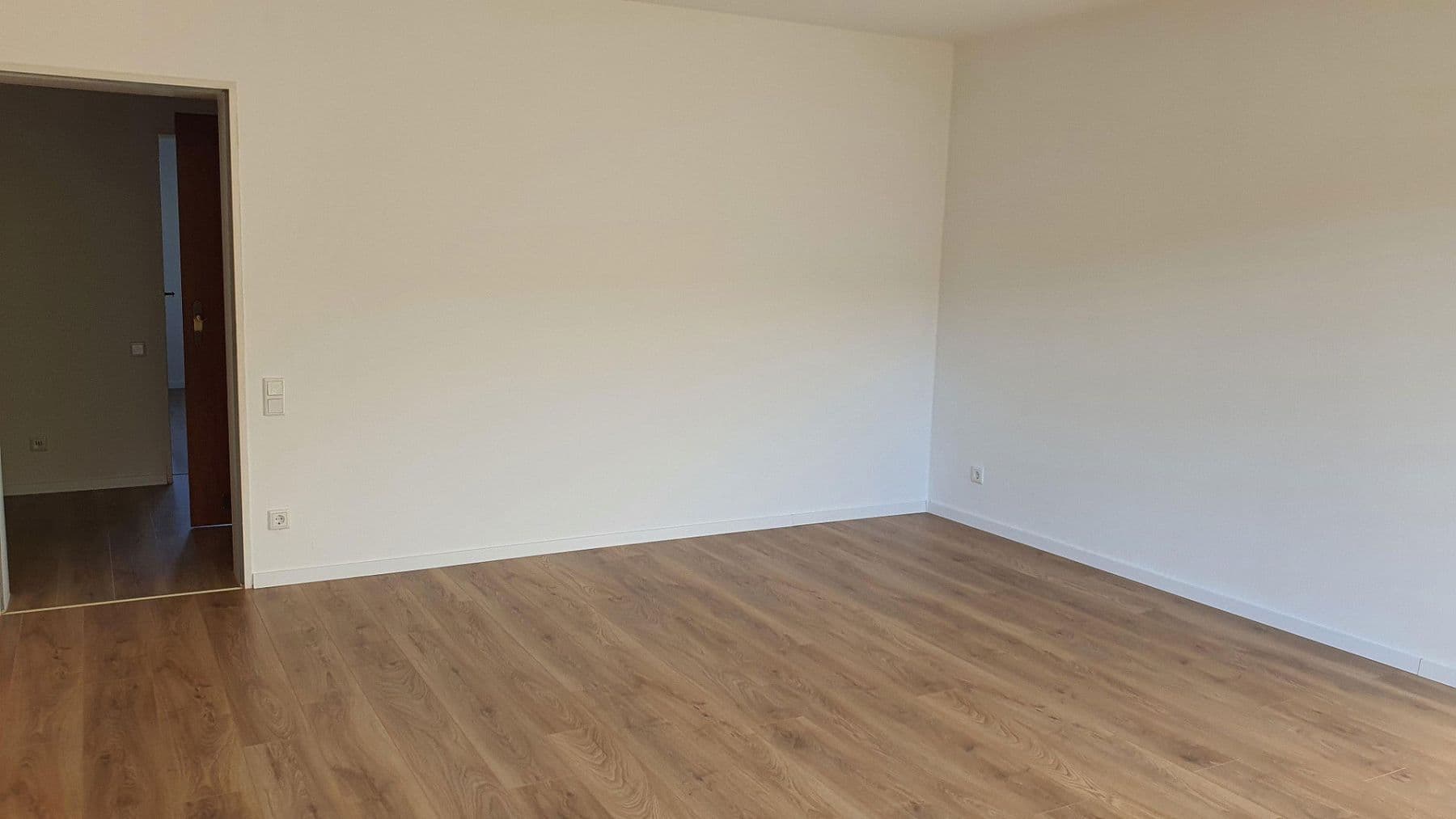 Prenájom bytu 3-izbový 82 m², Duisburg, Severné Porýnie - Westfálsko Prenájom bytu 3-izbový 82 m², Duisburg, Severné Porýnie - Westfálsko