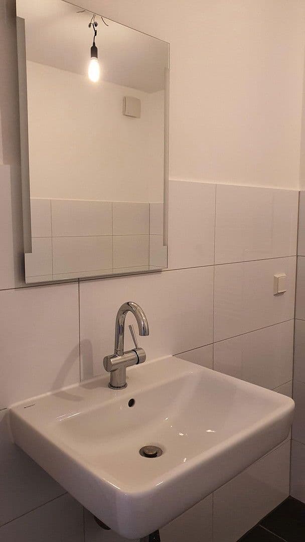 Prenájom bytu 3-izbový 82 m², Duisburg, Severné Porýnie - Westfálsko Prenájom bytu 3-izbový 82 m², Duisburg, Severné Porýnie - Westfálsko