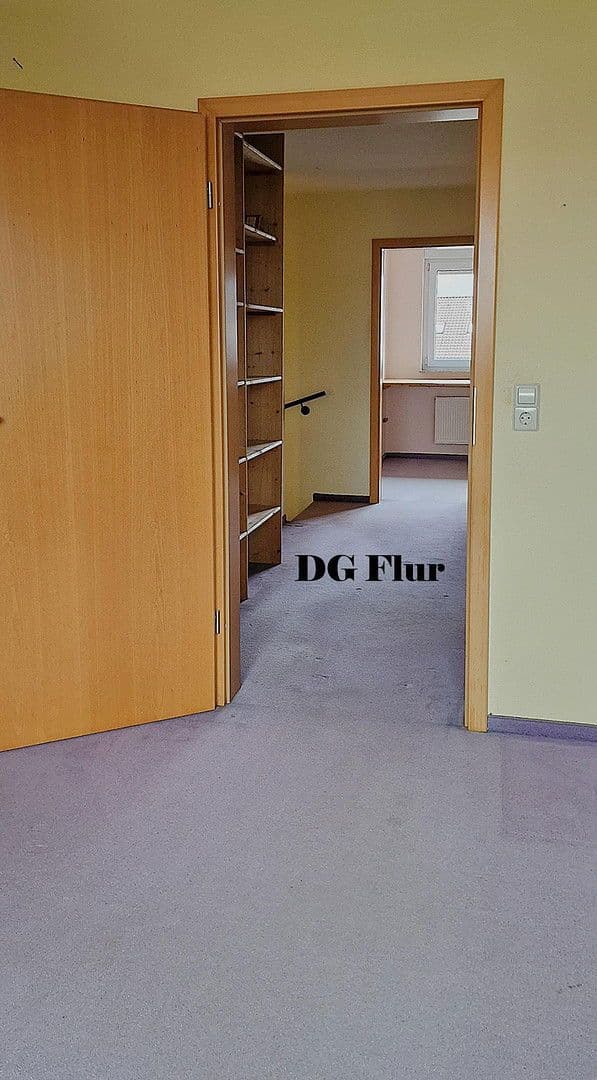 Predaj domu 168 m², pozemek 178 m², Bühlstraße 3/1, Uhingen, Bádensko-Wurttembersko Predaj domu 168 m², pozemek 178 m², Bühlstraße 3/1, Uhingen, Bádensko-Wurttembersko